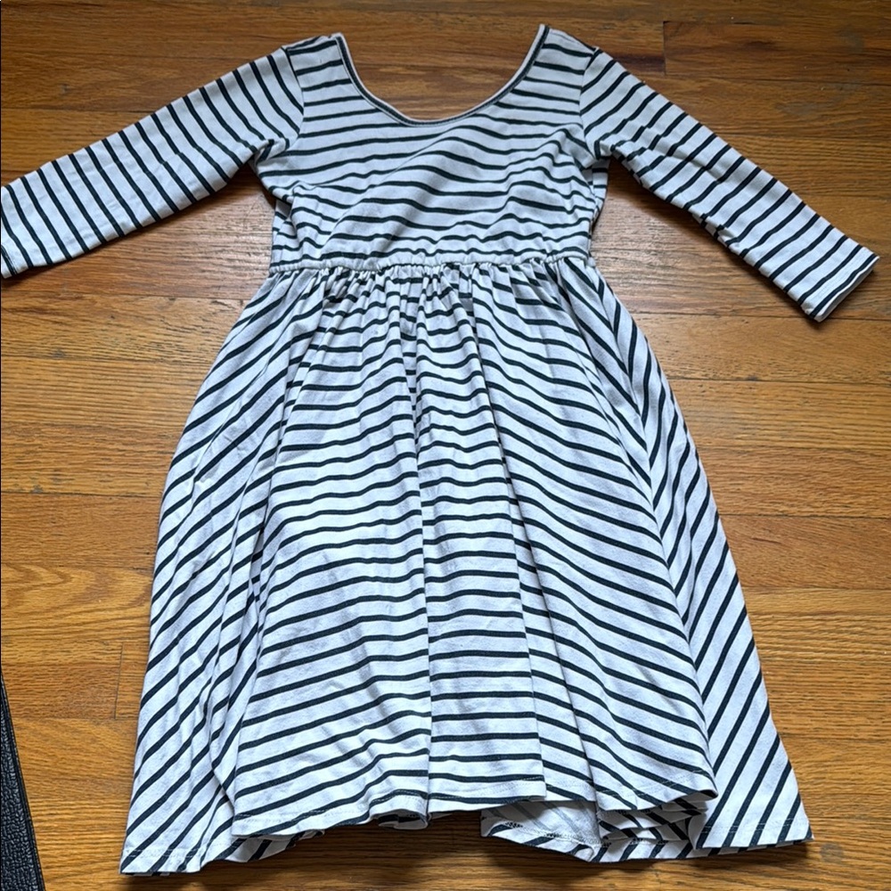 Alice + Ames ballet long sleeve Striped navy White Kids Dress size 8